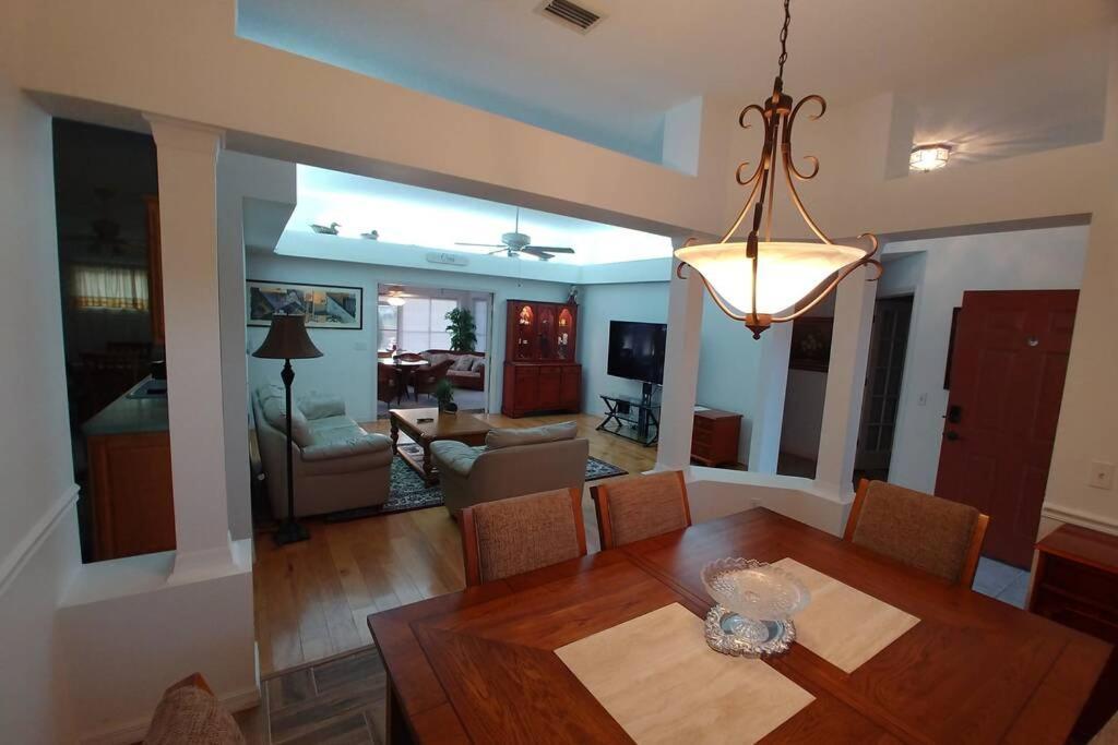 Craig House With Heated Pool On Small Lake ブレーデントン エクステリア 写真