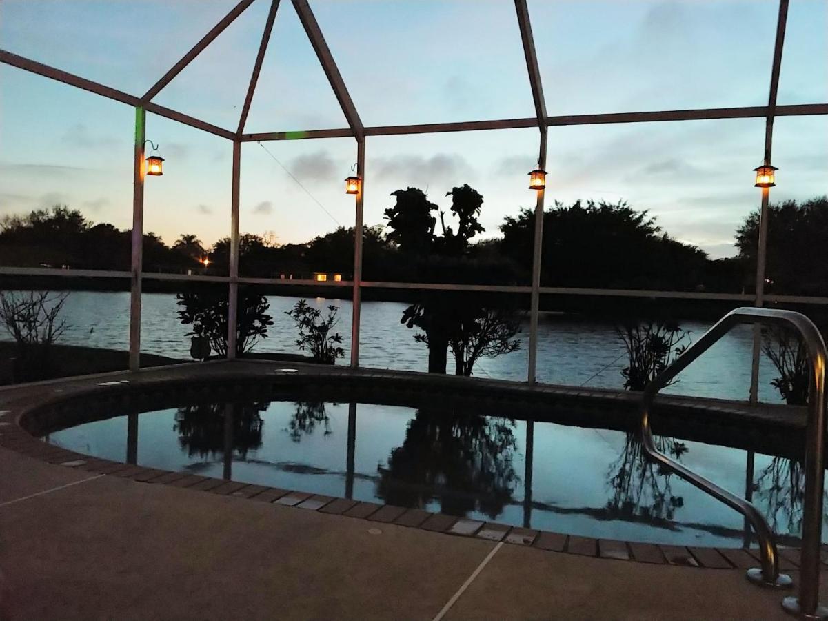 Craig House With Heated Pool On Small Lake ブレーデントン エクステリア 写真